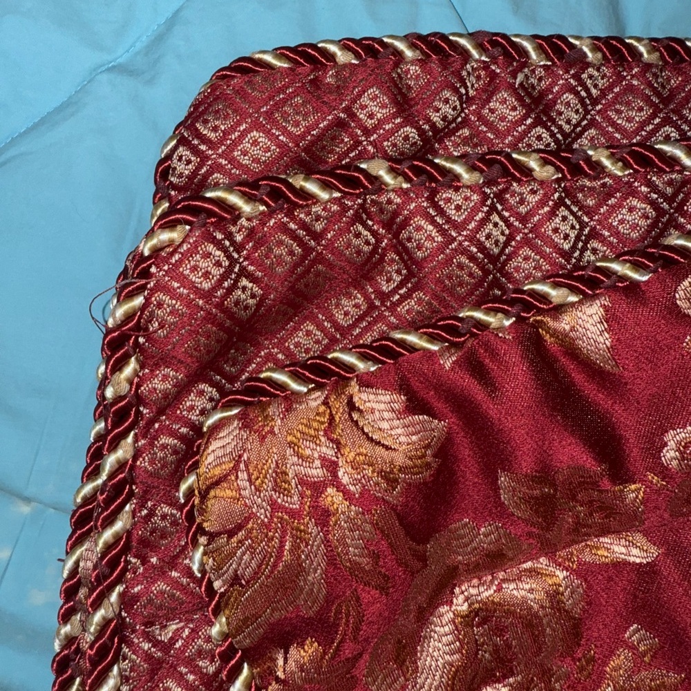 Home Collection Red Comforter with Gold Floral Jacquard - Picture 7 of 8